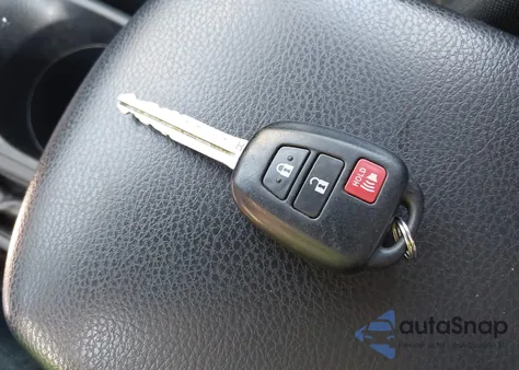 2014 Toyota Rav4 Le z USA, uszkodzony, nr VIN JTMBFREV1ED083633